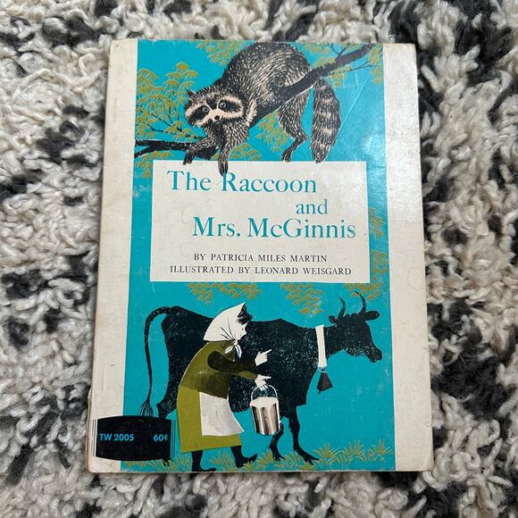 The Raccoon and Mrs. McGinnis Patricia Miles Martin Leonard Weisgard 1961 1971 - Picture 1 of 13